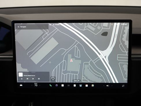 Used 2024 Tesla Model S image 15