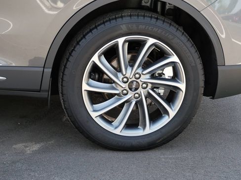 Used 2025 Lincoln Corsair AWD w/ Equipment Group 101A image 3