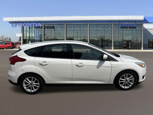 Used 2015 Ford Focus SE FWD image 5
