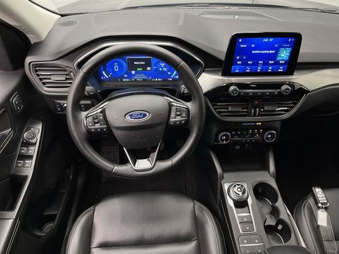 Used 2021 Ford Escape Titanium FWD image 14