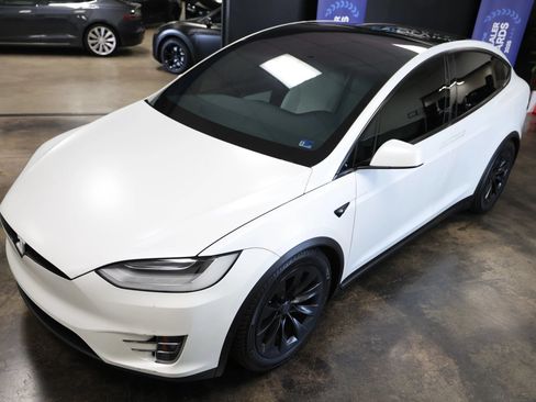 Used 2020 Tesla Model X Long Range AWD/4WD image 19