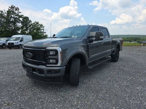 Used 2025 Ford F250 XLT w/ Black Appearance Package AWD/4WD image 3