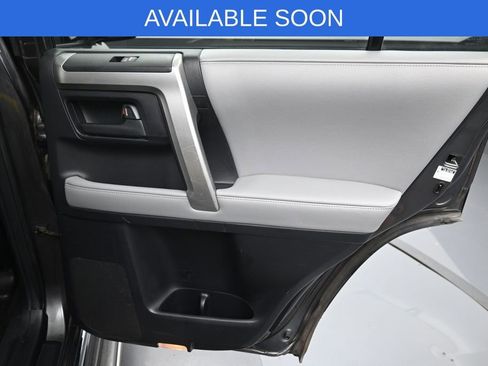 Used 2011 Toyota 4Runner SR5 w/ Premium Pkg w/Leather AWD/4WD image 32