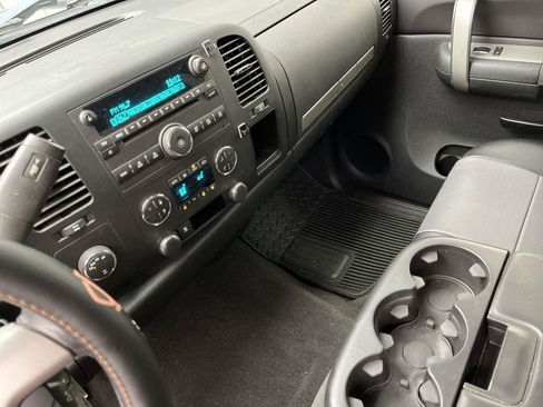 Used 2009 Chevrolet Silverado 1500 LT w/ Power Pack Plus AWD/4WD image 5