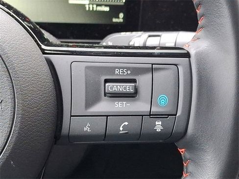 Used 2025 Nissan Kicks SR image 10