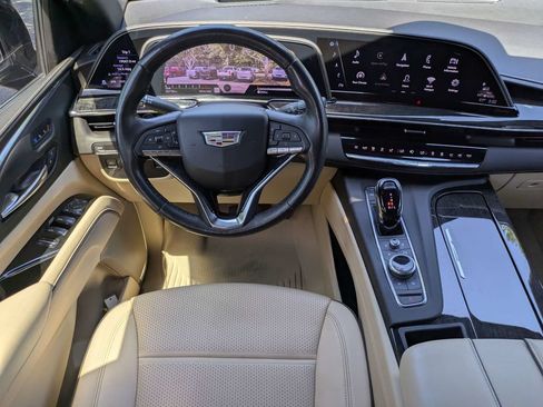 Used 2022 Cadillac Escalade ESV Premium Luxury RWD image 18
