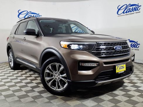 Used 2021 Ford Explorer XLT w/ Equipment Group 202A AWD/4WD image 1