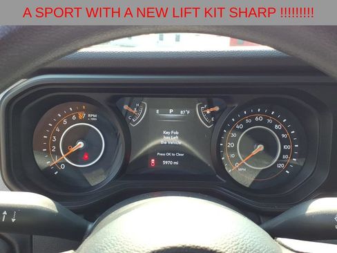 Used 2025 Jeep Gladiator Sport AWD/4WD image 14