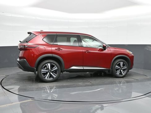 Used 2023 Nissan Rogue SL image 3