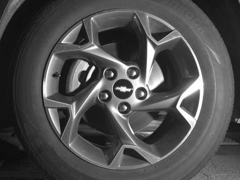 Used 2025 Chevrolet Trax LT FWD image 12
