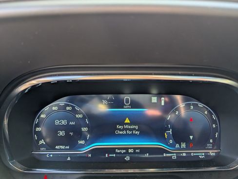 Used 2023 Chevrolet Suburban Premier image 18