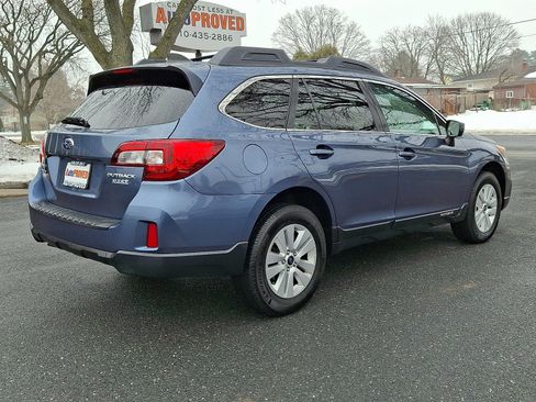Used 2017 Subaru Outback 2.5i Premium image 6
