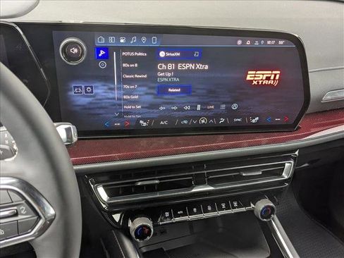 New 2026 Chevrolet Traverse Z71 w/ Driver Confidence Package AWD/4WD image 12