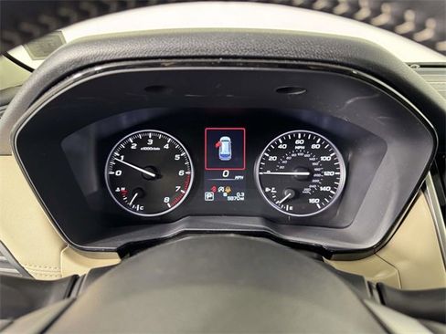 Used 2025 Subaru Outback Premium image 3