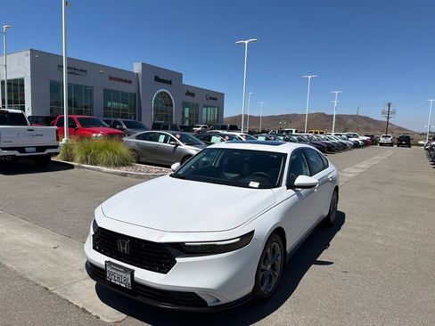 Used 2024 Honda Accord EX image 4