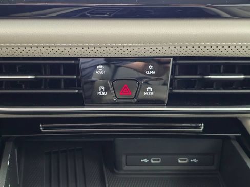 New 2026 Volkswagen Atlas SE FWD image 17