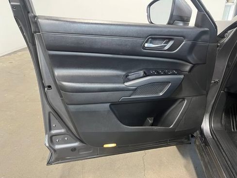 Used 2022 Nissan Pathfinder SL AWD/4WD image 24