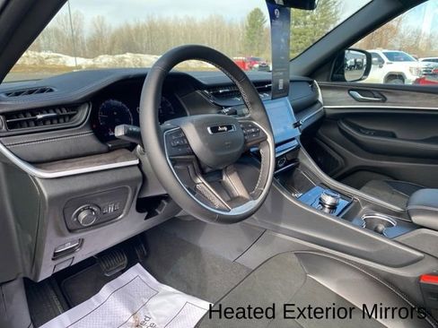 New 2026 Jeep Grand Cherokee Altitude image 11