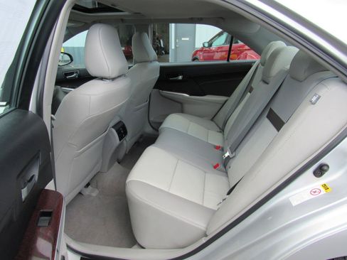 Used 2013 Toyota Camry XLE w/ Leather Pkg FWD image 26