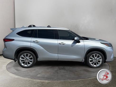 Used 2020 Toyota Highlander Limited AWD/4WD image 8