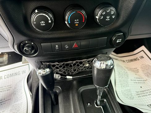 Used 2013 Jeep Wrangler Unlimited Sport AWD/4WD image 16