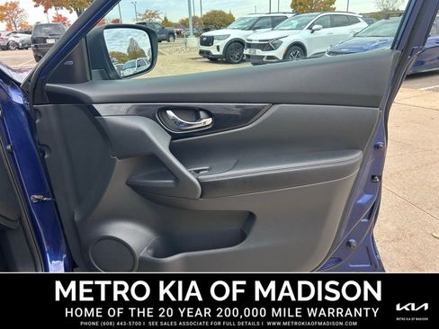 Used 2017 Nissan Rogue SL w/ SL Premium Package image 42