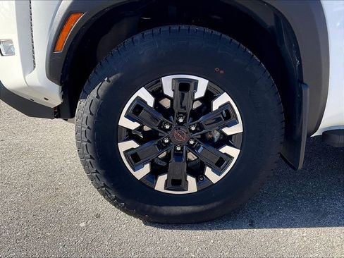 Used 2023 Nissan Frontier PRO-4X w/ Pro Convenience Package image 7