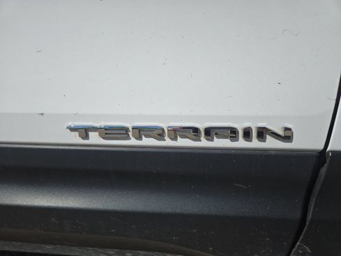 Used 2024 GMC Terrain SLT AWD/4WD image 12