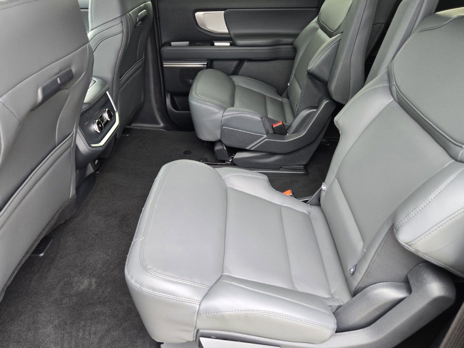 New 2026 Ford Expedition Max Active RWD image 30