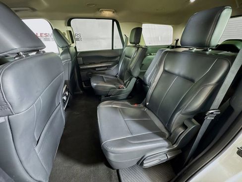 Used 2024 Ford Expedition XLT image 24