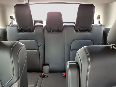 Used 2024 Nissan Pathfinder Platinum FWD image 20