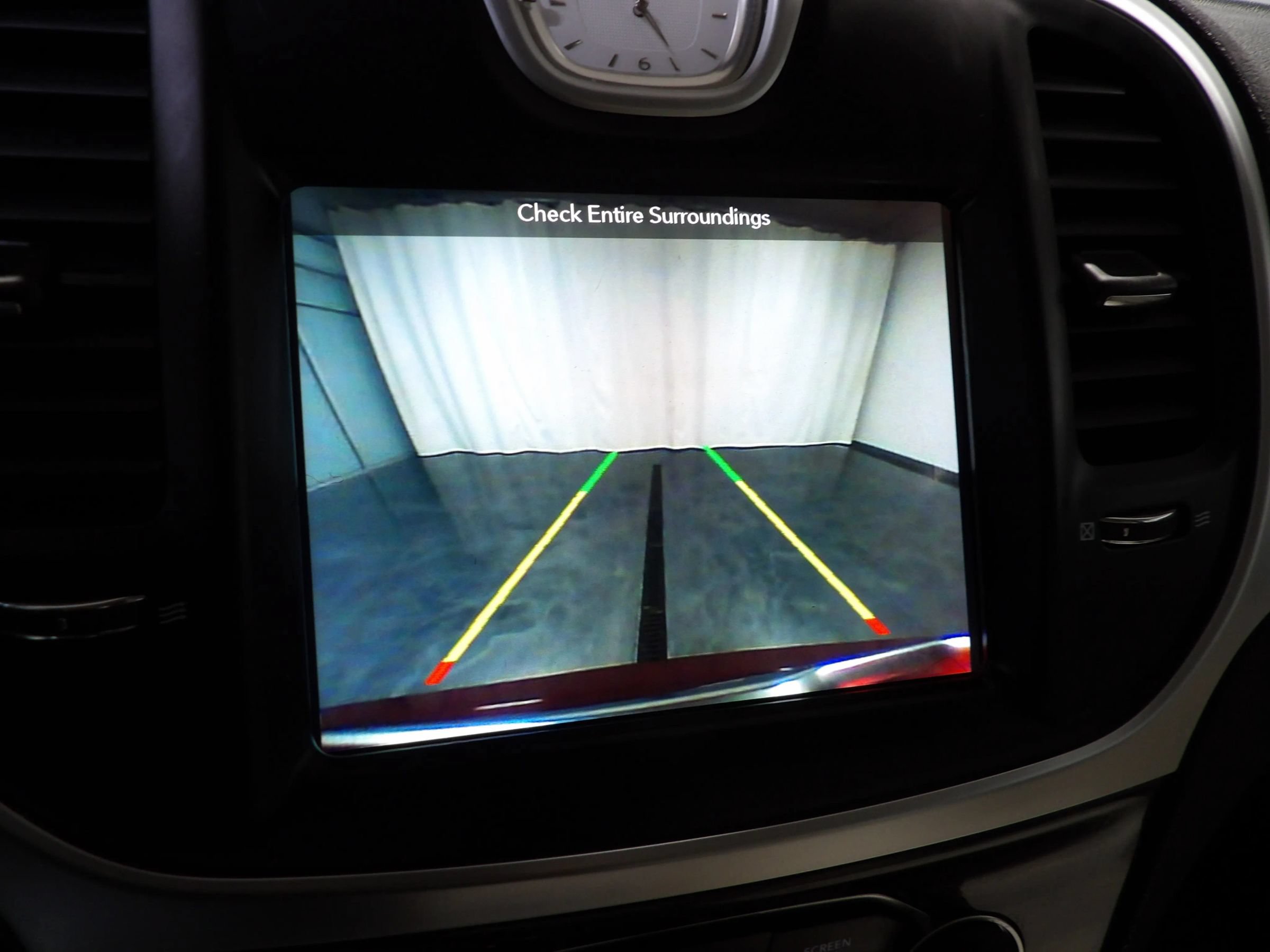 Used 2018 Chrysler 300 Touring L AWD/4WD image 17