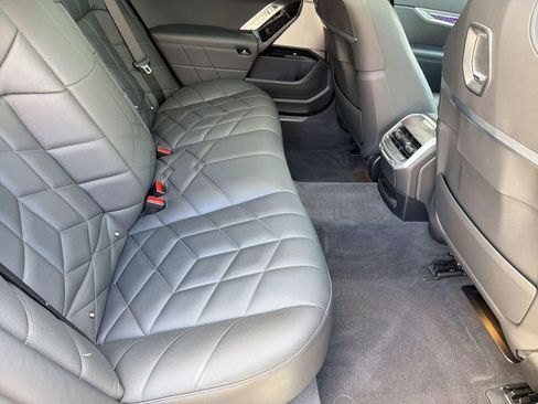 Used 2023 BMW 760i xDrive image 30