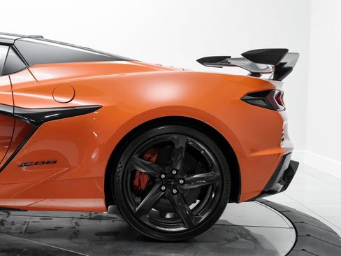 Used 2023 Chevrolet Corvette Z06 w/ Z07 Performance Package RWD image 22
