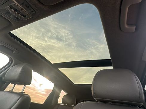 Used 2019 Hyundai Santa Fe Limited FWD image 5