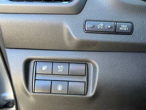 Used 2022 Nissan Leaf S image 13