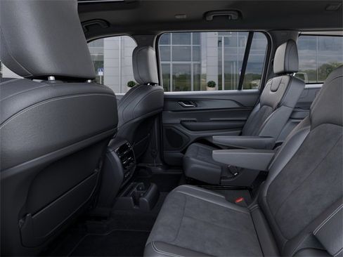 New 2025 Jeep Grand Cherokee L Altitude image 23