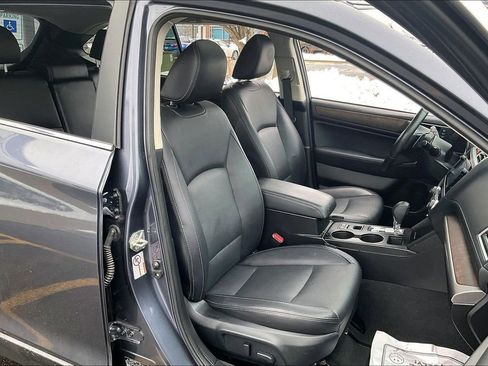 Used 2017 Subaru Outback 2.5i Limited w/ Popular Package #5 image 7