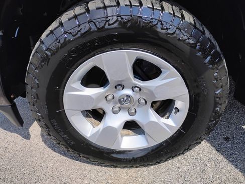 Used 2019 RAM 1500 Big Horn AWD/4WD image 23