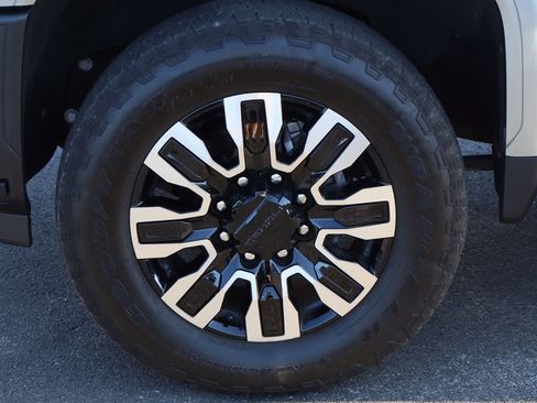 Certified 2025 GMC Sierra 2500 Denali Ultimate image 37