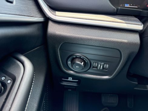 Used 2023 Jeep Grand Cherokee L Limited image 15