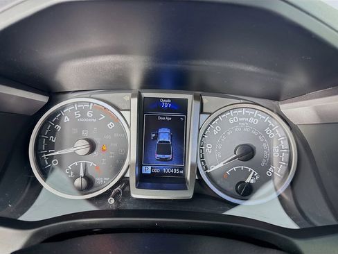 Used 2020 Toyota Tacoma Limited image 17