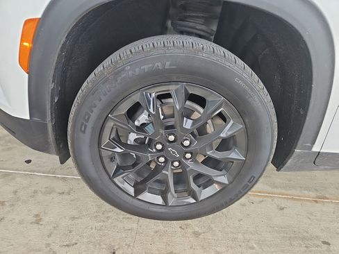 Used 2024 Chevrolet Traverse LS w/ Midnight/Sport Edition FWD image 2