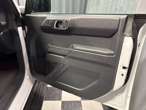 Used 2025 Ford Bronco Outer Banks image 13