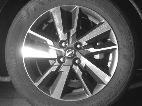 Used 2025 Nissan Versa SV FWD image 16