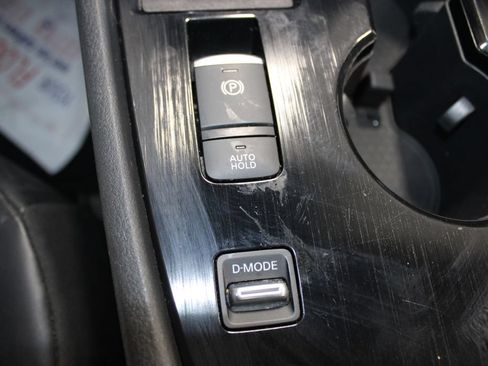Used 2021 Nissan Rogue SV w/ Premium Package FWD image 43