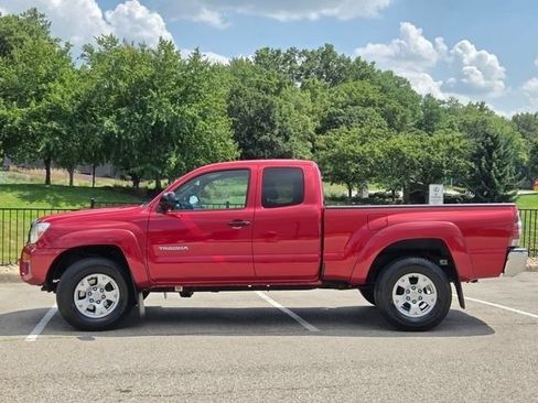 Used 2013 Toyota Tacoma 4x4 Access Cab w/ SR5 Pkg image 23