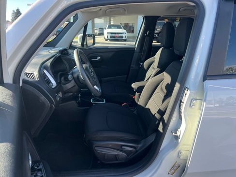 Used 2021 Jeep Renegade Latitude AWD/4WD image 22