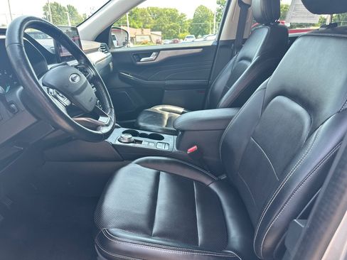 Used 2021 Ford Escape SEL FWD image 2