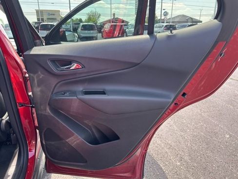 Used 2024 Chevrolet Equinox LT w/ LPO, Floor Liner Package FWD image 27